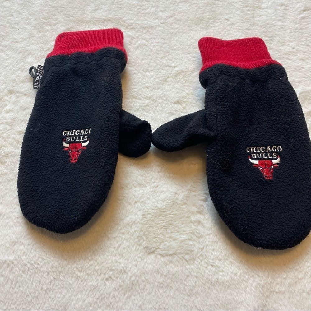 NBA Official License Chicago Bulls Thinslate Fleece Mittens